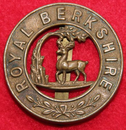 R Berks Puggaree Badge