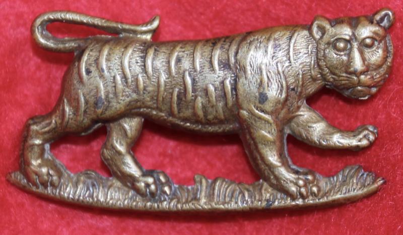 Victorian Y&L Regt Collar Badge