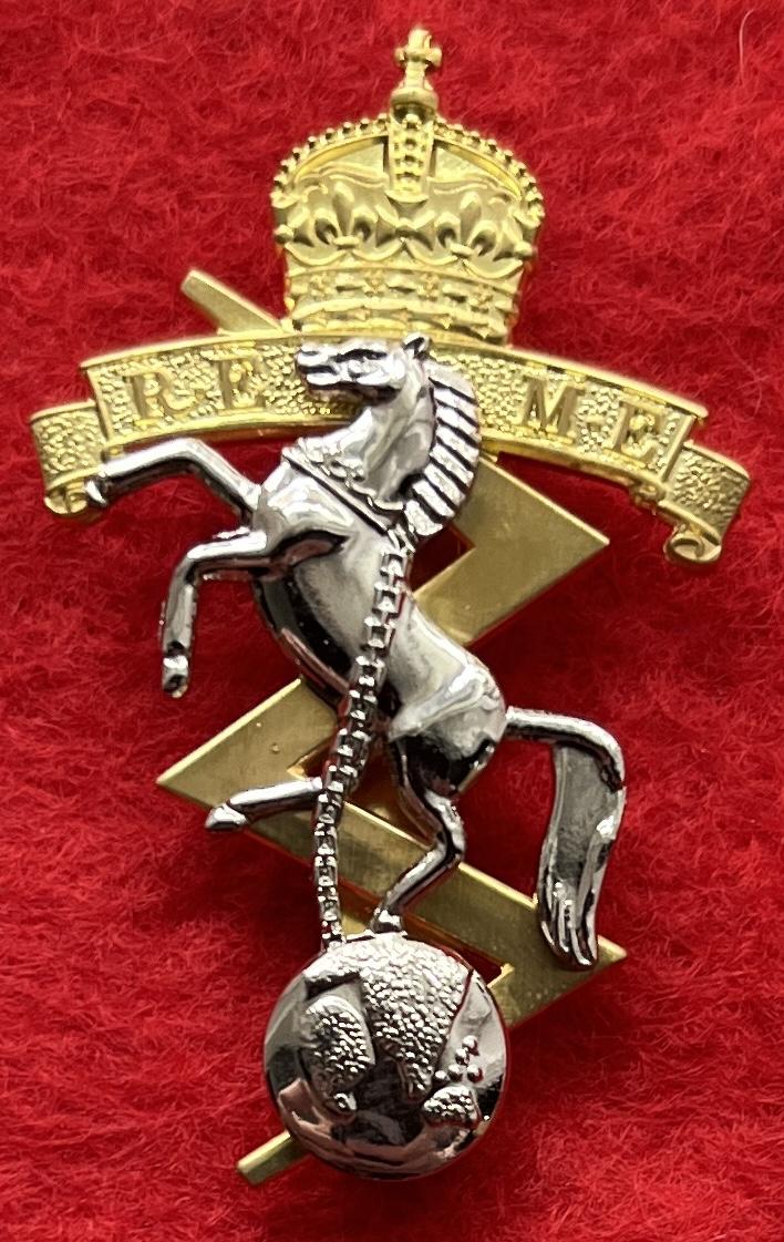 REME Tudor Crown Cap Badge