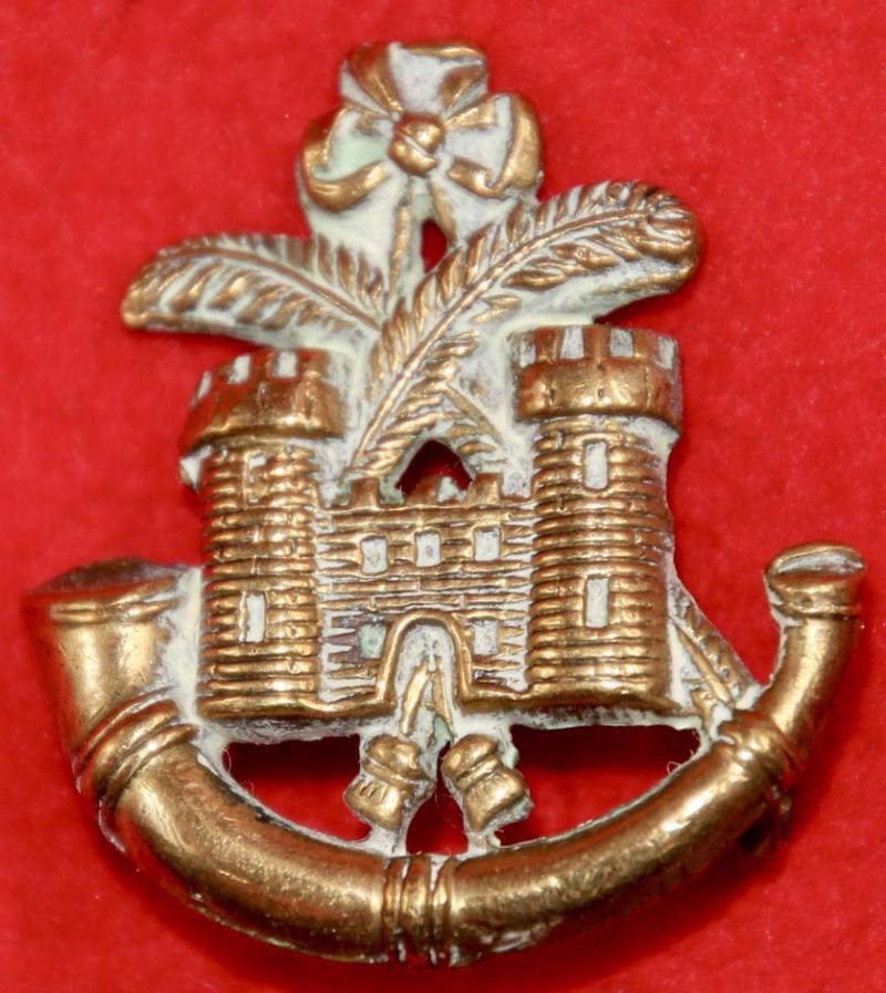 Early DCLI FS Cap/Collar Badge