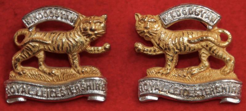 R Leics Officer's Collar Badges