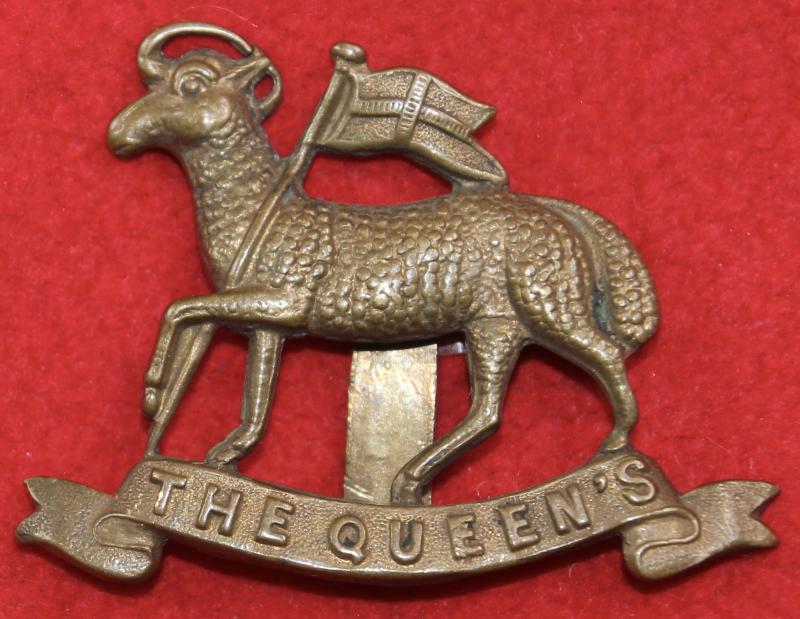 The Queen's (1916) Cap Badge