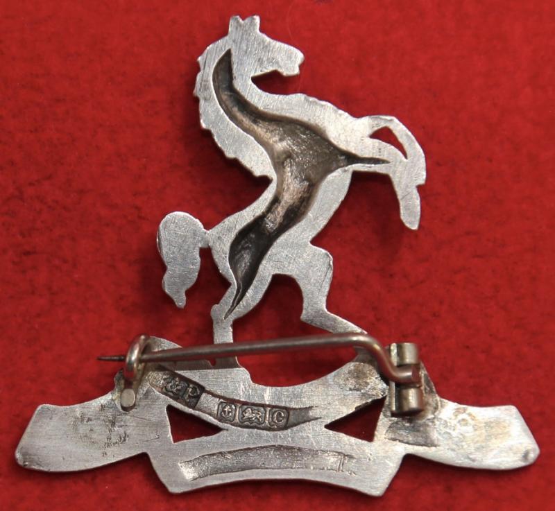2VB RWK HM Cap Badge