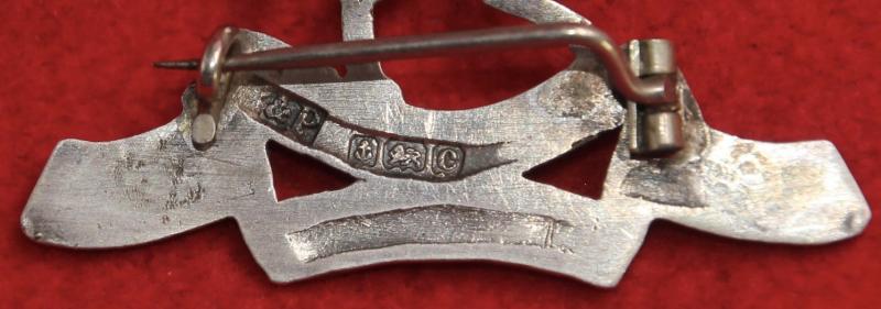 2VB RWK HM Cap Badge