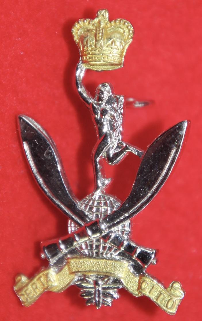 Gurkha Signals Officer's Cap Badge